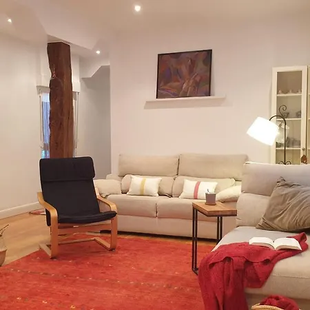 Apartamento Familiar Con Gran Patio Privado - 300M Guggenheim Апартаменты *