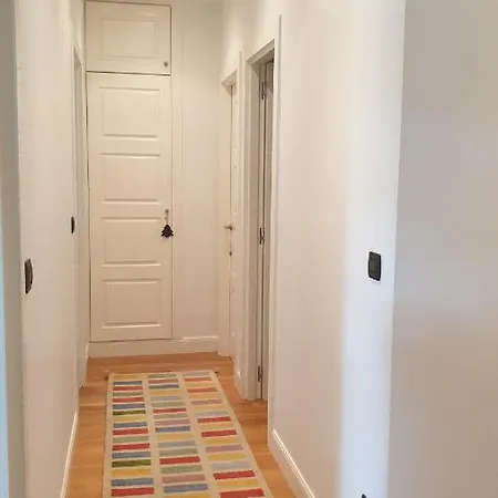 Апартаменты Apartamento Familiar Con Gran Patio Privado - 300M Guggenheim *